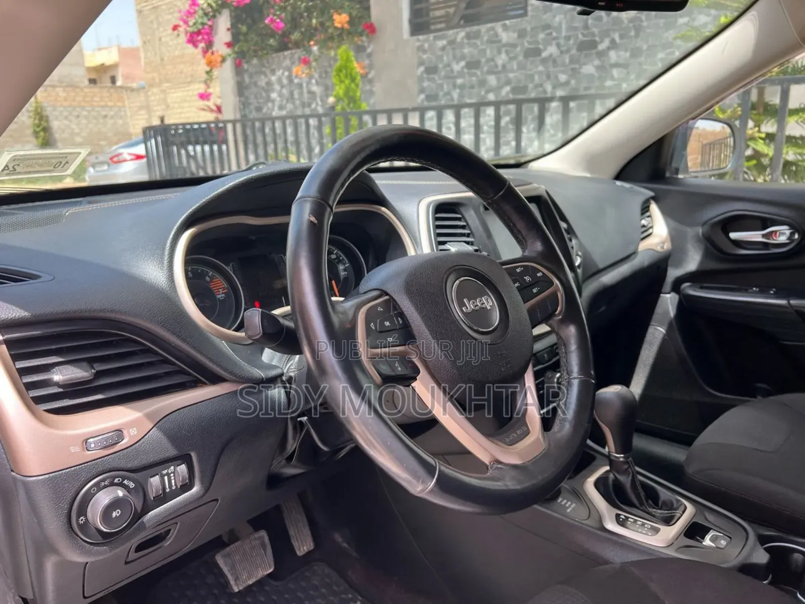 Jeep Grand Cherokee Laredo 4dr 4x2 2016 Blanc cassé