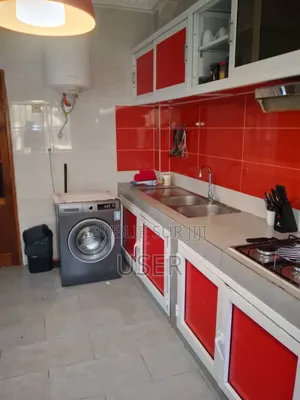 Furnished 3chbre Appartement dans Almadies à Vendre