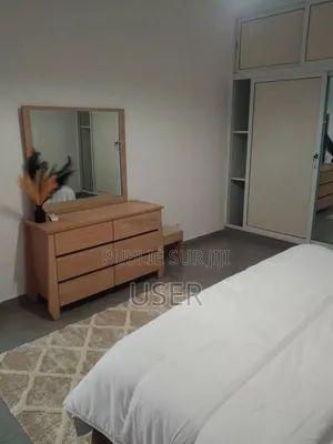 Furnished 3chbre Appartement dans Almadies à Vendre