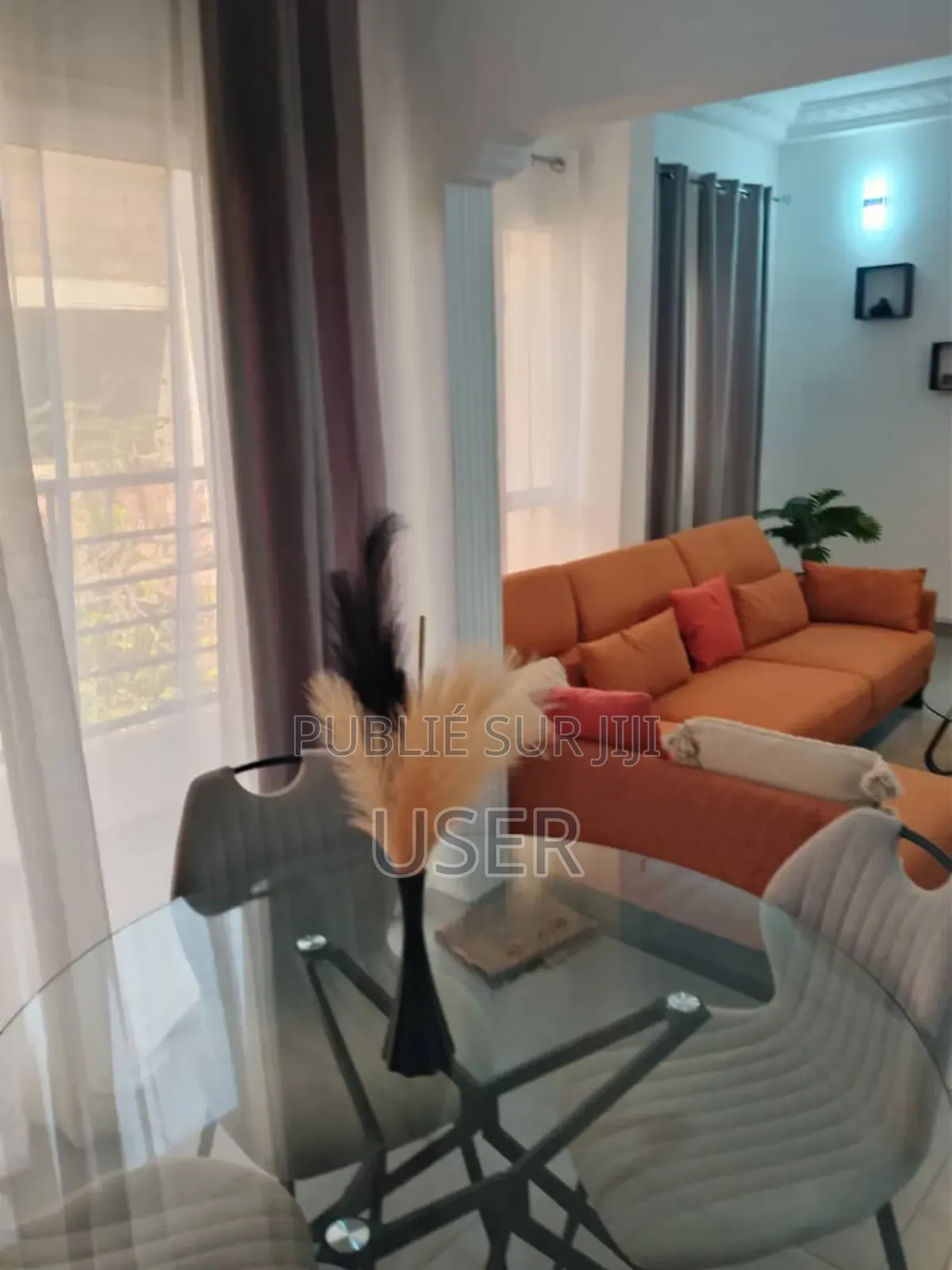 Furnished 3chbre Appartement dans Almadies à Vendre