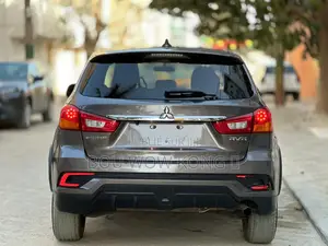Mitsubishi RVR 2019 Gris