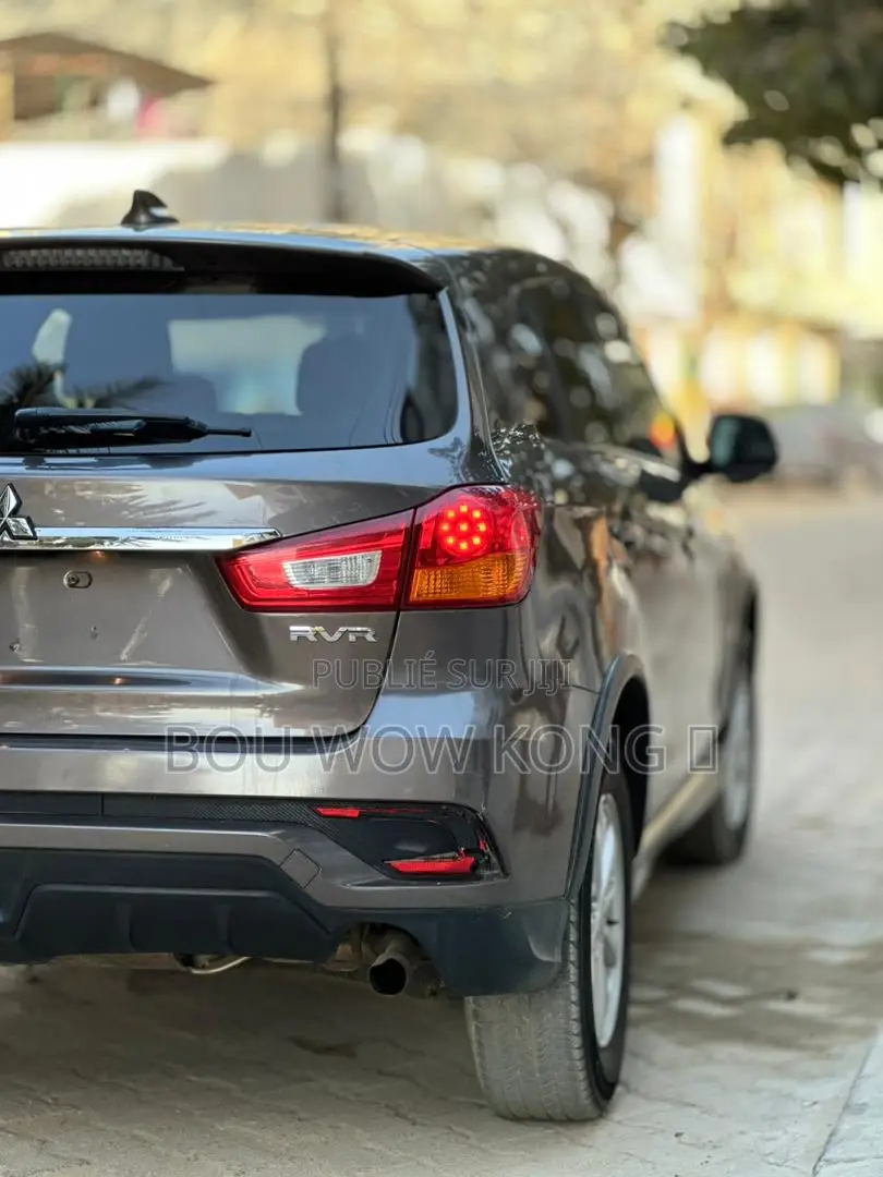 Mitsubishi RVR 2019 Gris