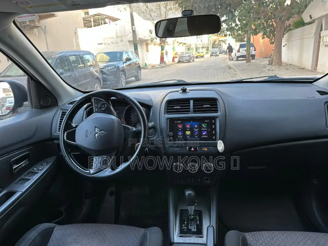 Mitsubishi RVR 2019 Gris