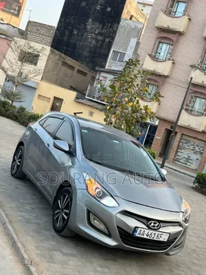 Hyundai Elantra Limited 2024 Gris