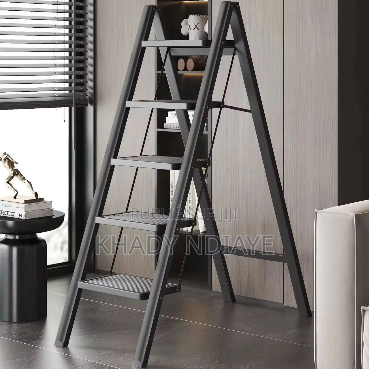 Escabeau Pliable Ou Échelle Gk