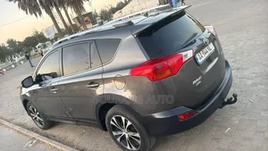 Toyota RAV4 XLE 4dr SUV (2.5L 4cyl 6A) 2015 Gris