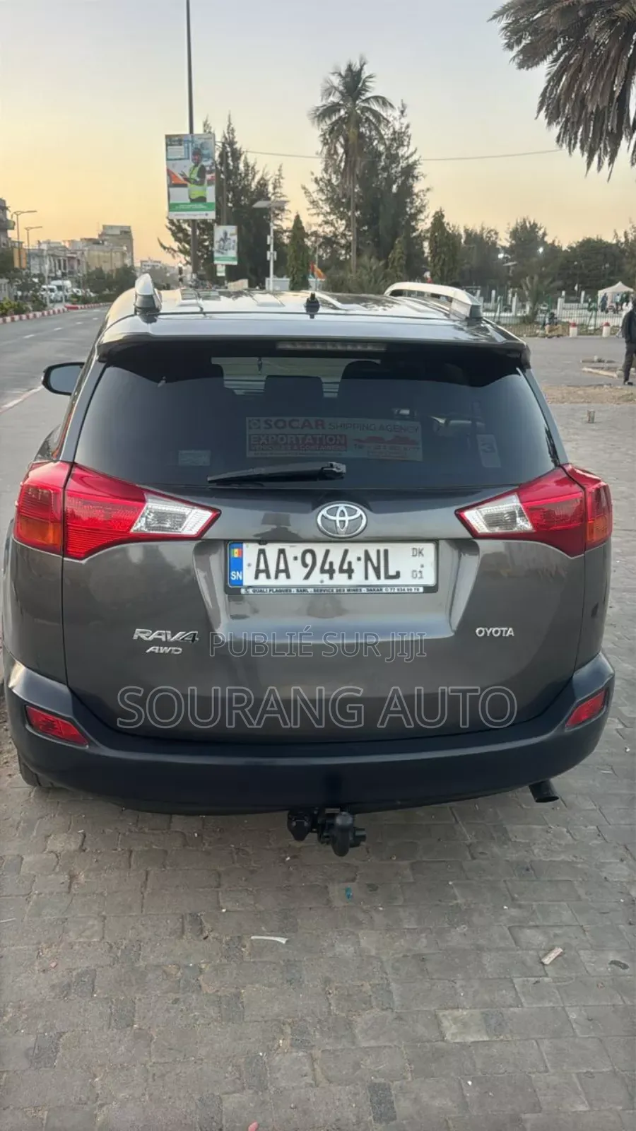 Toyota RAV4 XLE 4dr SUV (2.5L 4cyl 6A) 2015 Gris