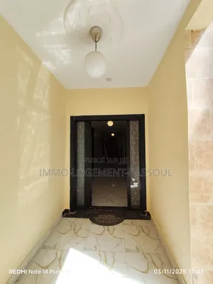 7chbre Villa dans , Almadies à Louer