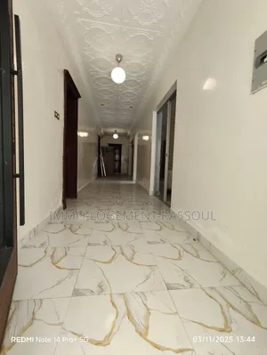 7chbre Villa dans , Almadies à Louer