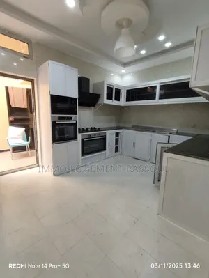7chbre Villa dans , Almadies à Louer