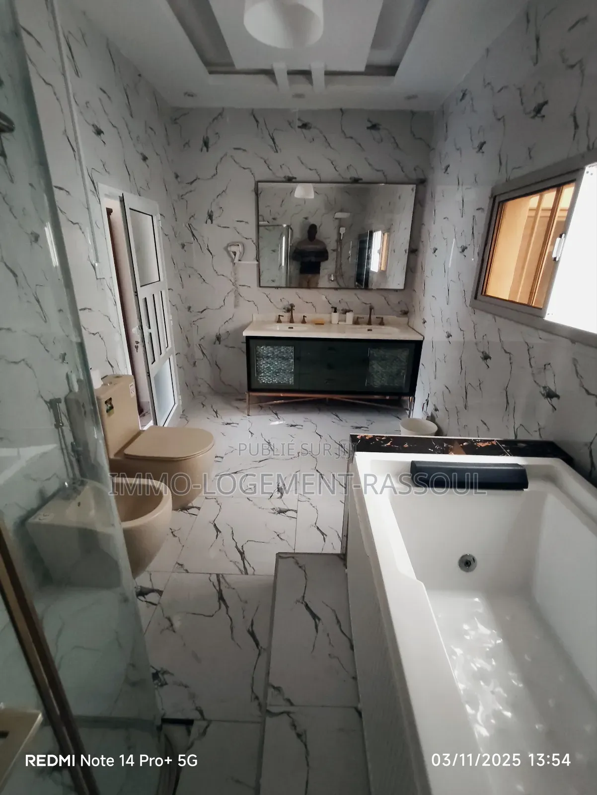 7chbre Villa dans , Almadies à Louer