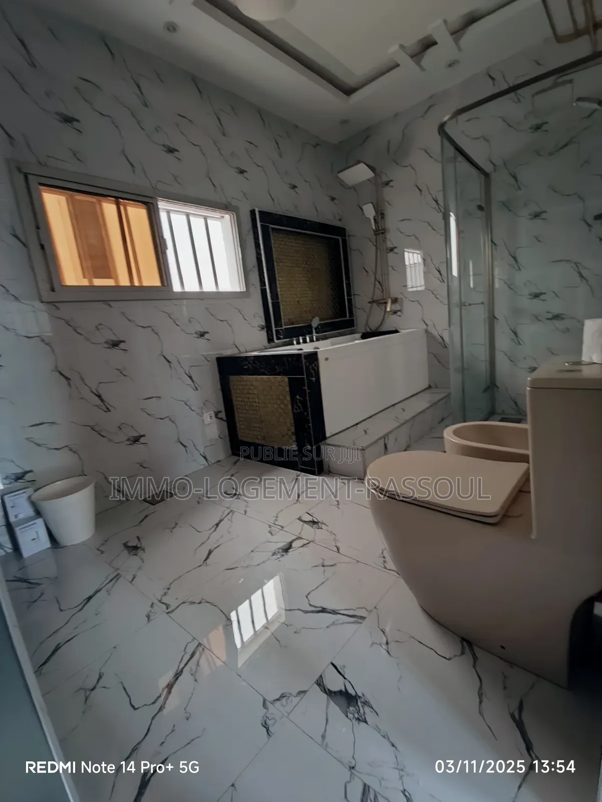 7chbre Villa dans , Almadies à Louer