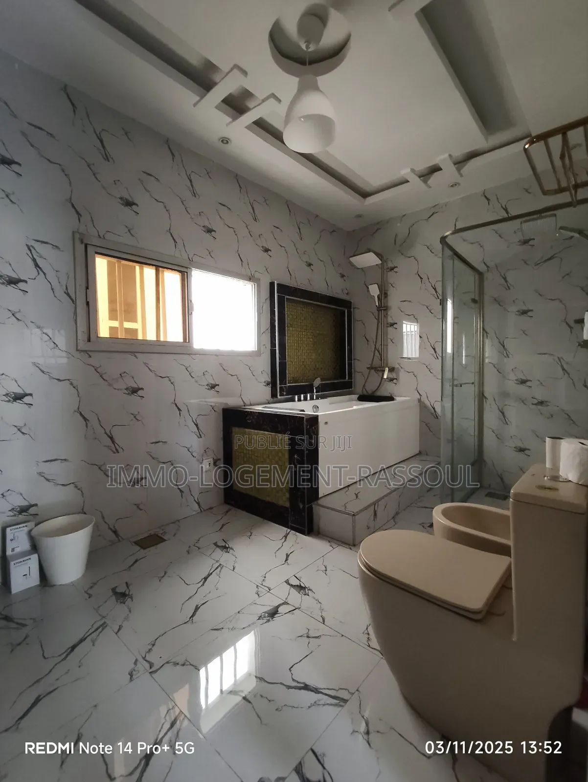 7chbre Villa dans , Almadies à Louer