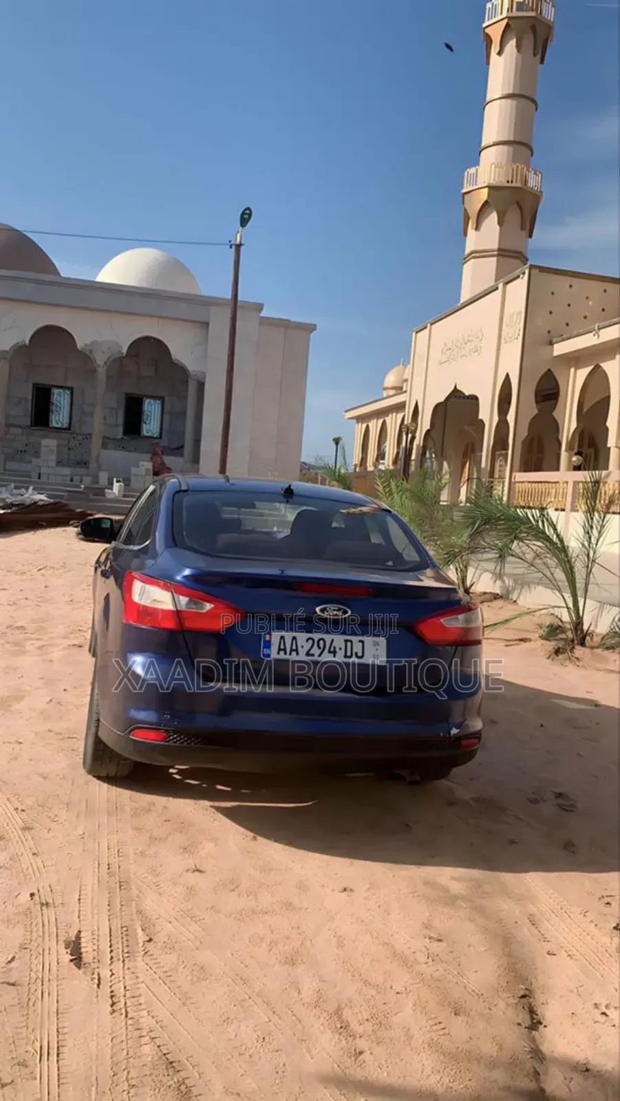 Ford Focus Titanium Sedan FWD (2.0L 4cyl 5M) 2013 Bleu