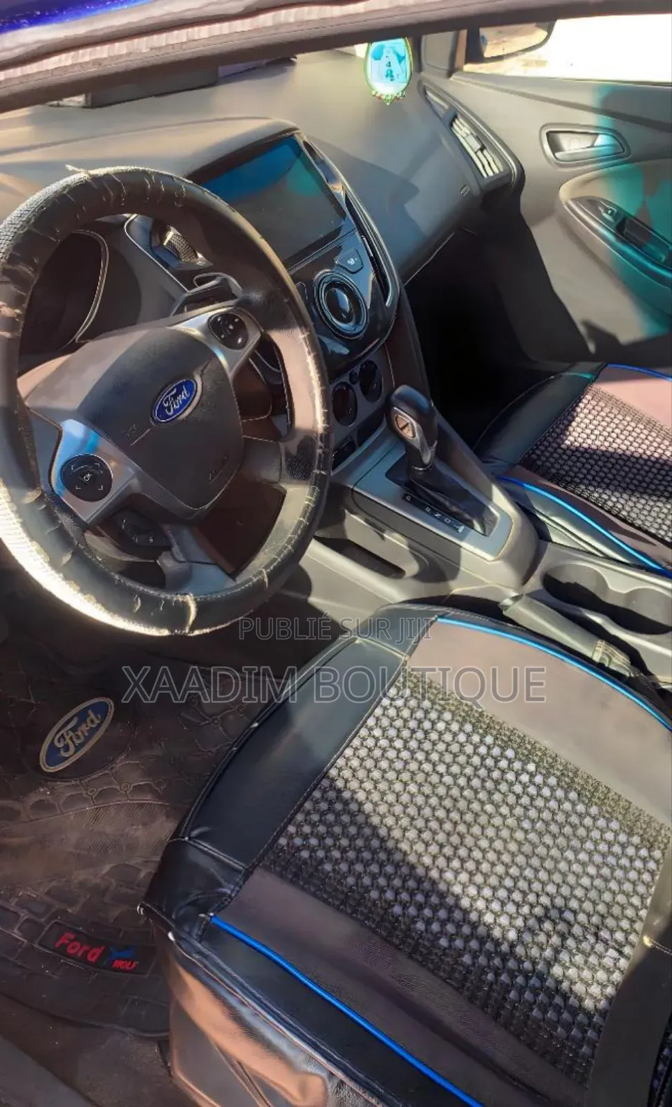 Ford Focus Titanium Sedan FWD (2.0L 4cyl 5M) 2013 Bleu