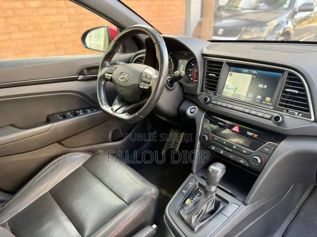 Hyundai Elantra 2018 Rouge