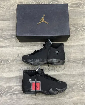Shoes Jordan 14 Couleur Noir Original Disponible