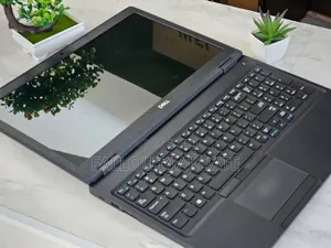 Nouveau Dell Latitude 5580 16GB Intel Core i7 SSD 256GB