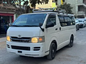 Toyota HiAce 2017 Blanc