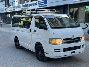 Toyota HiAce 2017 Blanc