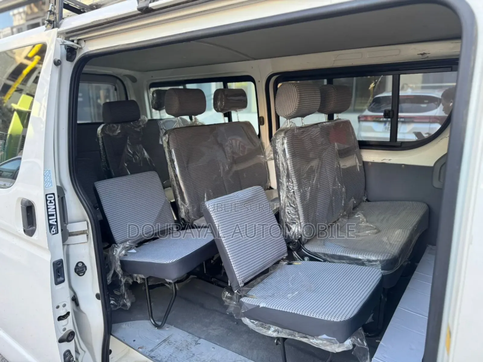 Toyota HiAce 2017 Blanc
