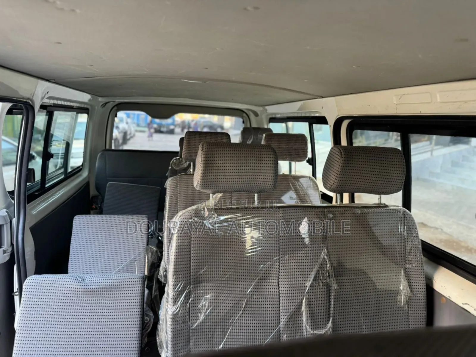 Toyota HiAce 2017 Blanc