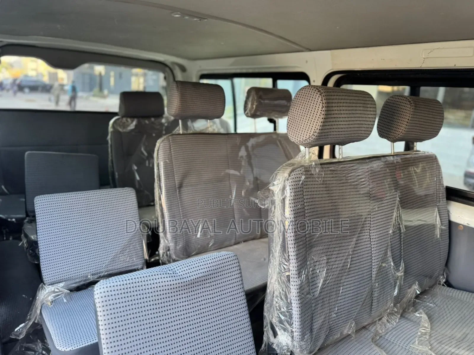 Toyota HiAce 2017 Blanc