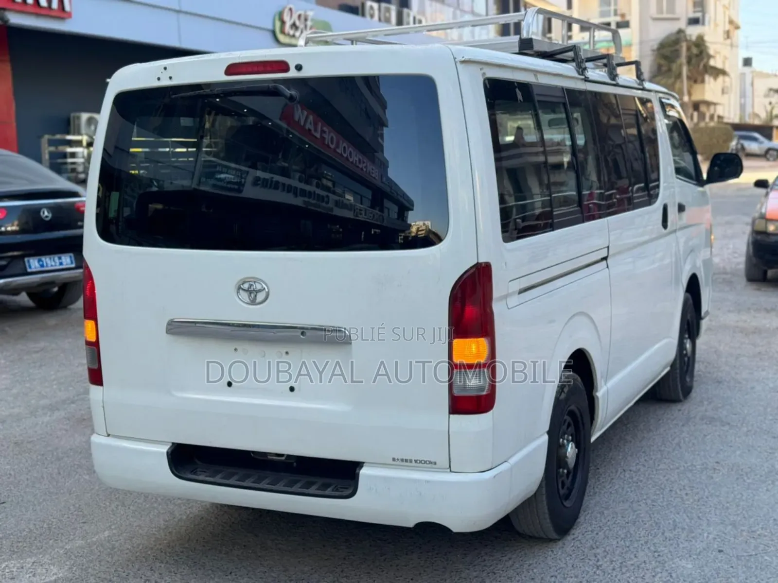 Toyota HiAce 2017 Blanc