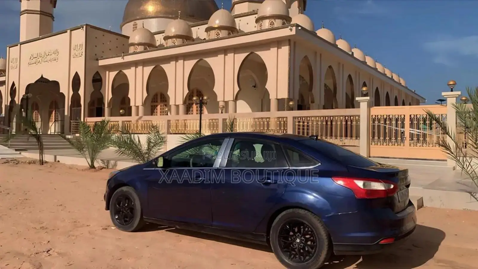 Ford Focus Titanium Sedan FWD (2.0L 4cyl 5M) 2013 Bleu