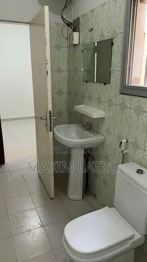 1chbre Studio dans Yoff à Louer