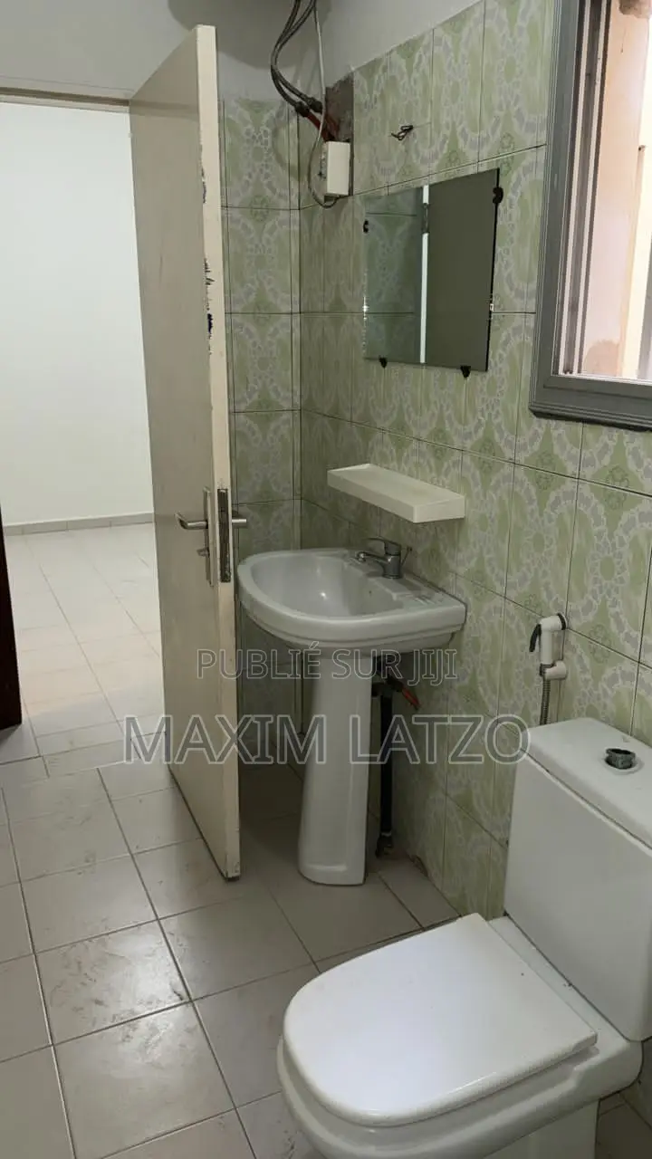 1chbre Studio dans Yoff à Louer