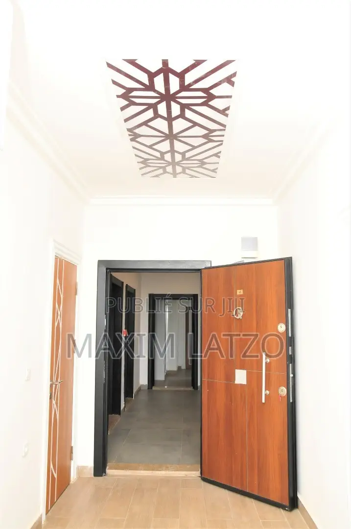 1chbre Appartement dans Fann-Point E-Amitié à Louer