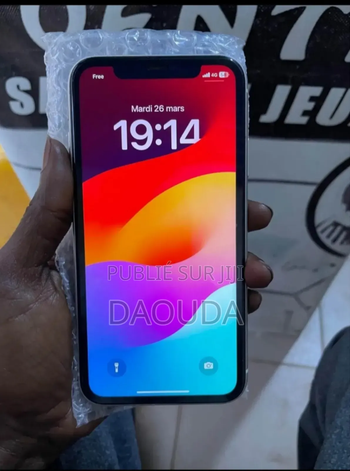 Nouveau Apple iPhone XR 64 GB Rouge