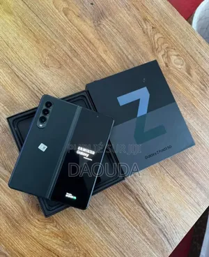 Nouveau Samsung Galaxy Z Fold 3 256 GB Noir