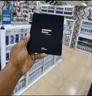 Nouveau Samsung Galaxy Z Fold 3 256 GB Gris