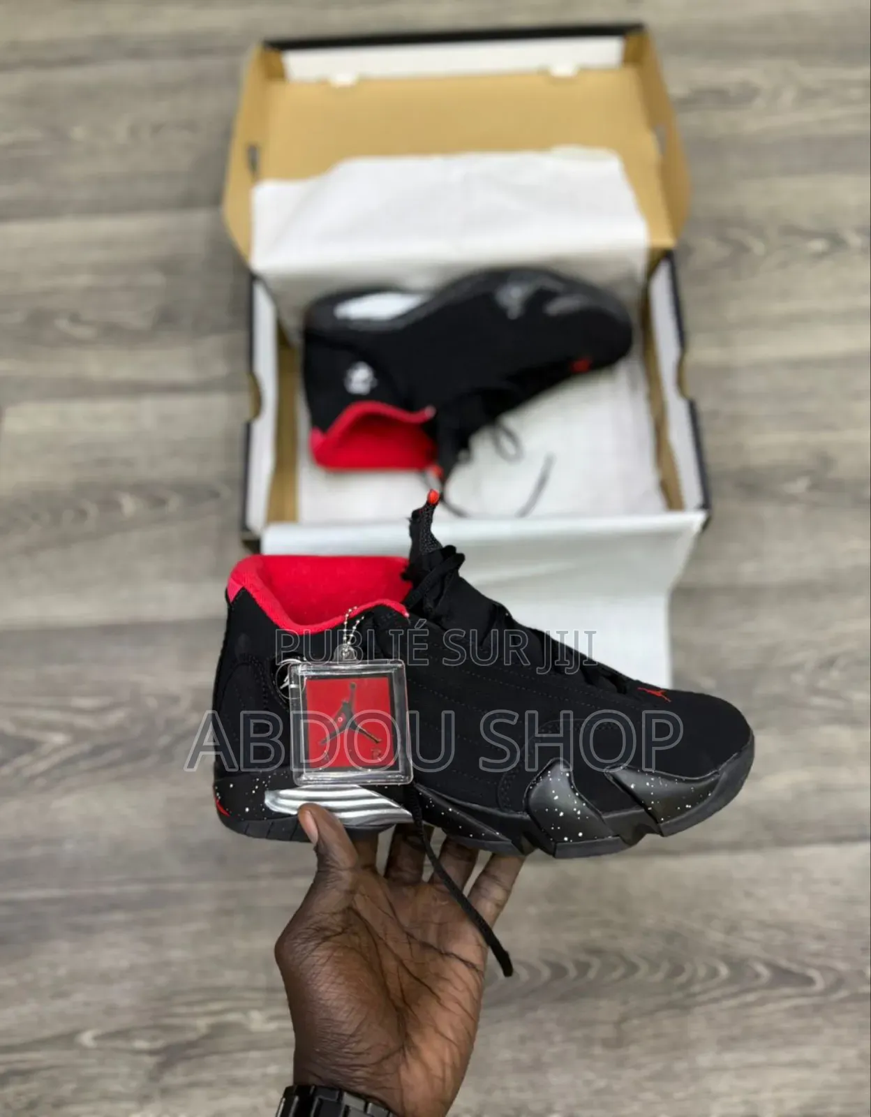 Jordan 14 Rouge-Noir Disponible