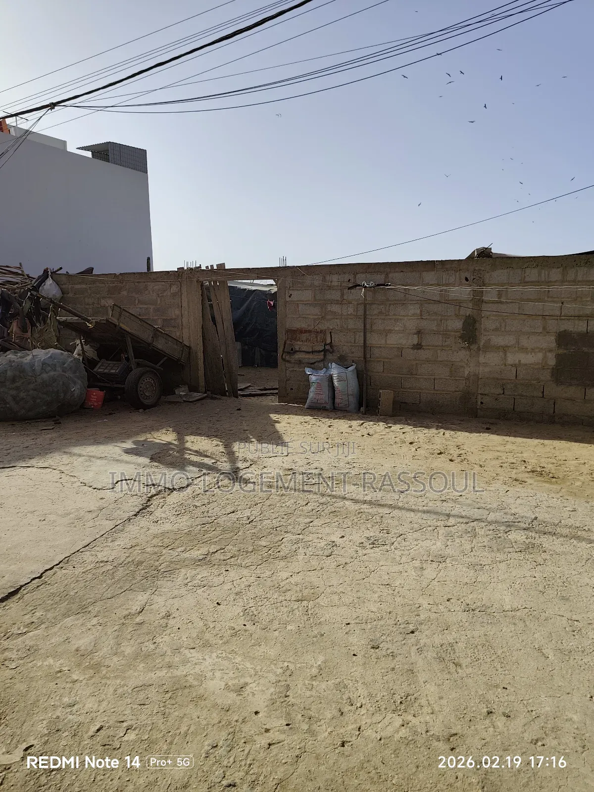 Terrain Angle Double Façade À Vendre Sis À Yoff Virage