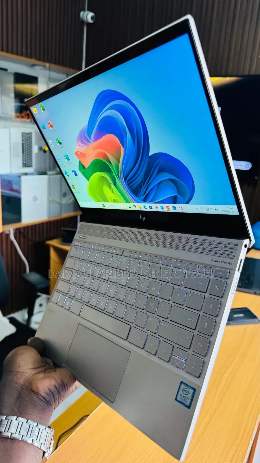 Nouveau Ordinateur portable HP Envy 13 8GB Intel Core i7 SSD 256GB