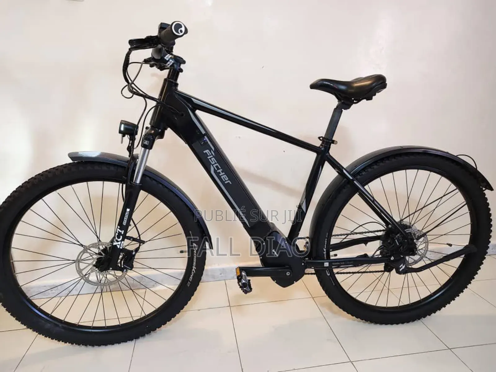 Nouveau Autre 2024 Noir