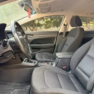 Hyundai Elantra 2017 Gris