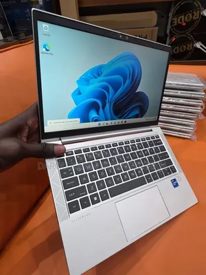 Nouveau HP EliteBook 830 G8 16GB Intel Core i7 SSD 512GB