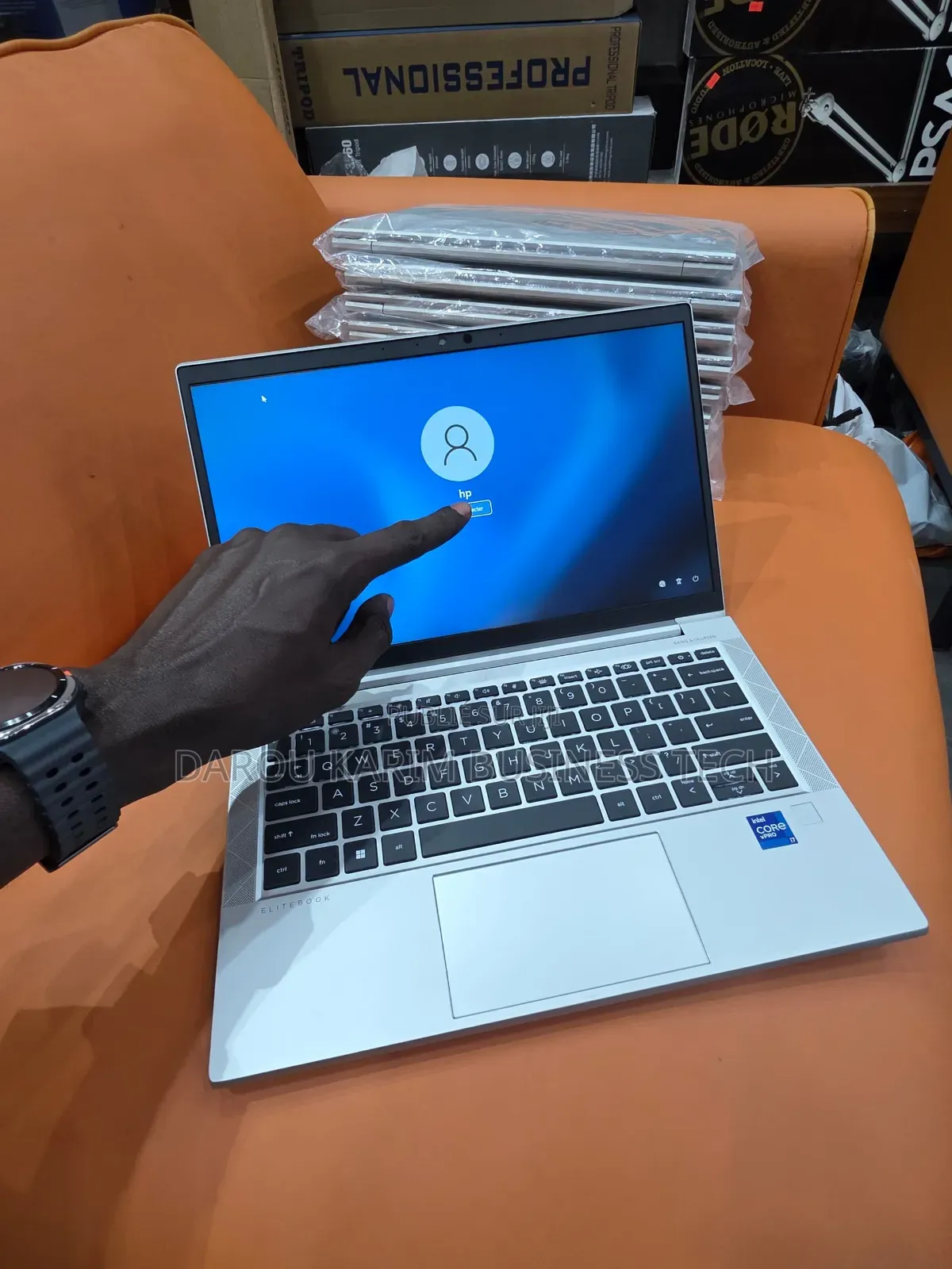 Nouveau HP EliteBook 830 G8 16GB Intel Core i7 SSD 512GB