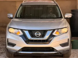 Nissan Rogue SV AWD 2018 Gris