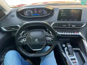 Peugeot 3008 2018 Rouge