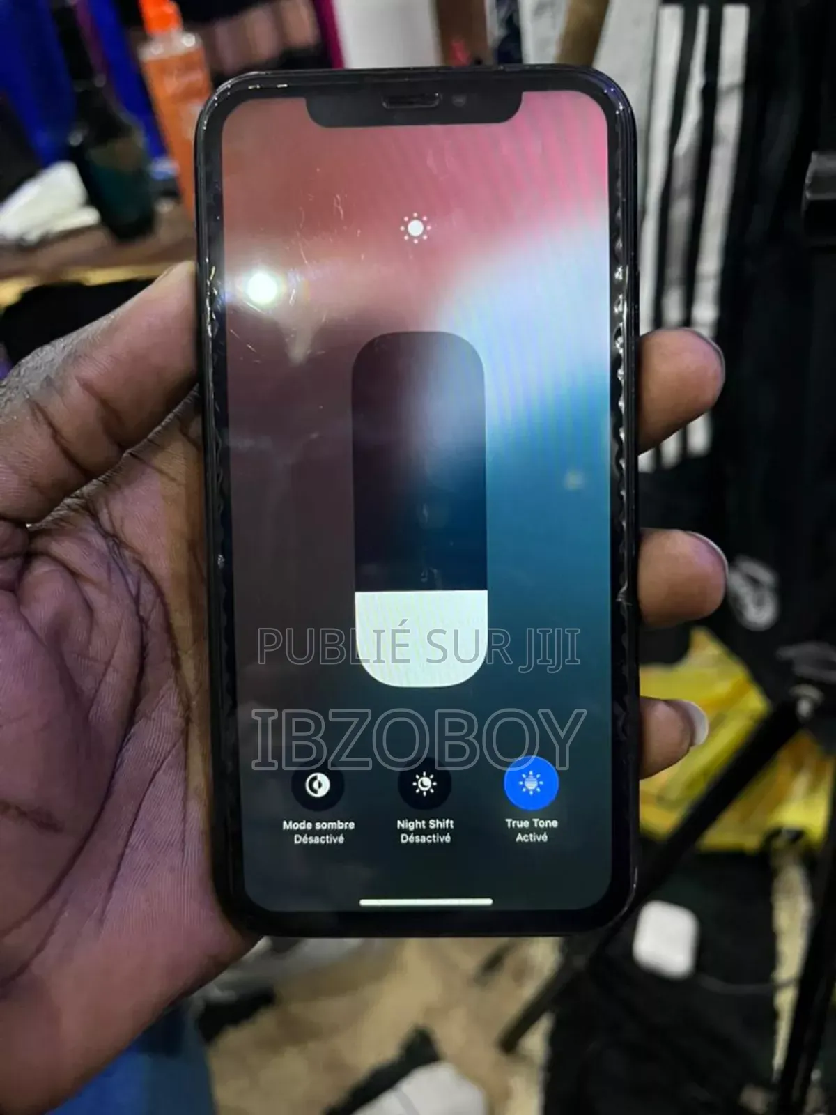 Nouveau Apple iPhone XR 64 GB Noir