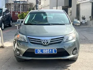 Toyota Avensis 2.0 Advanced 2011 Gris