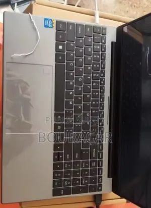 Nouveau Ordinateur de bureau Autre Autre 12GB Intel Core i3 SSD 256GB