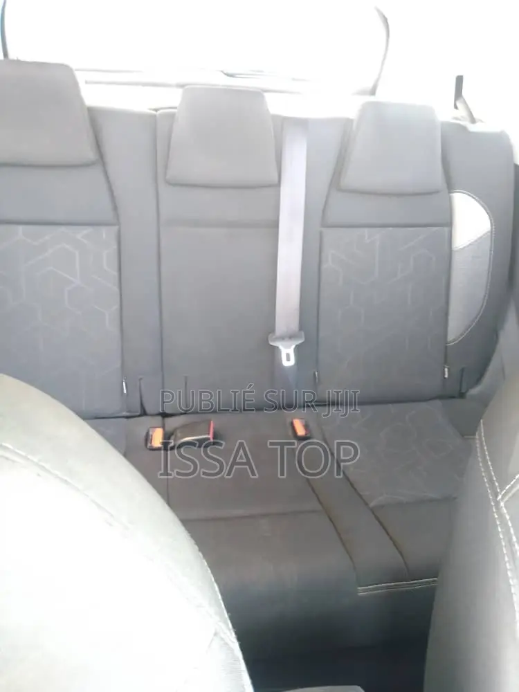 Peugeot 2008 2017 Gris