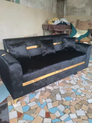 Canapé 3place Disponible