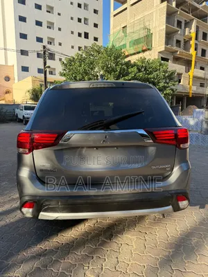 Mitsubishi Outlander SE AWC 2018 Gris